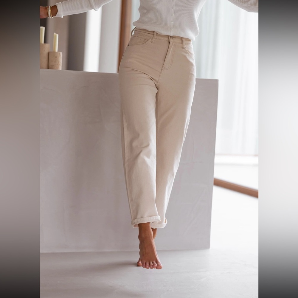 Easy Clothes Beige Sloan Jeans Size 8 US